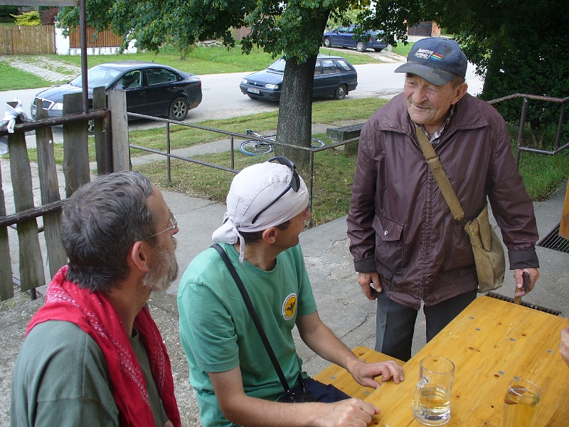 P1140544.JPG - Stretnutie s p. Kováčom, 88-ročným jaskyniarom